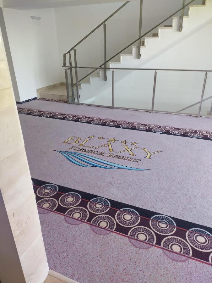Douăzeci şi Trei August Blaxy Resort Stefi Cu Acces La Piscine Gratuit מראה חיצוני תמונה