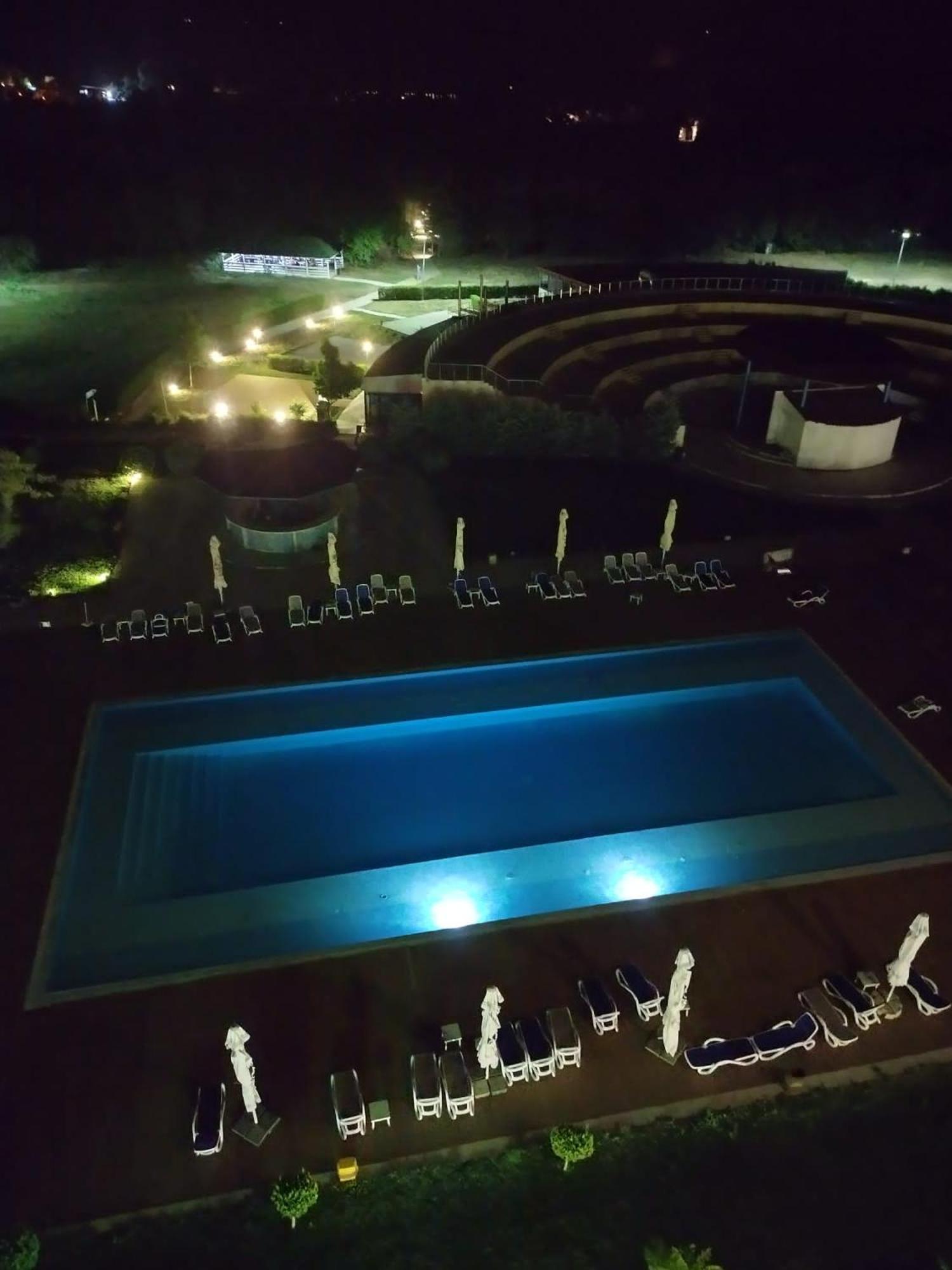 Douăzeci şi Trei August Blaxy Resort Stefi Cu Acces La Piscine Gratuit מראה חיצוני תמונה